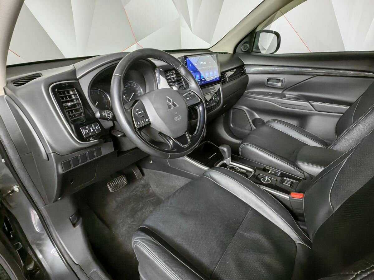 Купить Mitsubishi Outlander с пробегом. Фото: #13