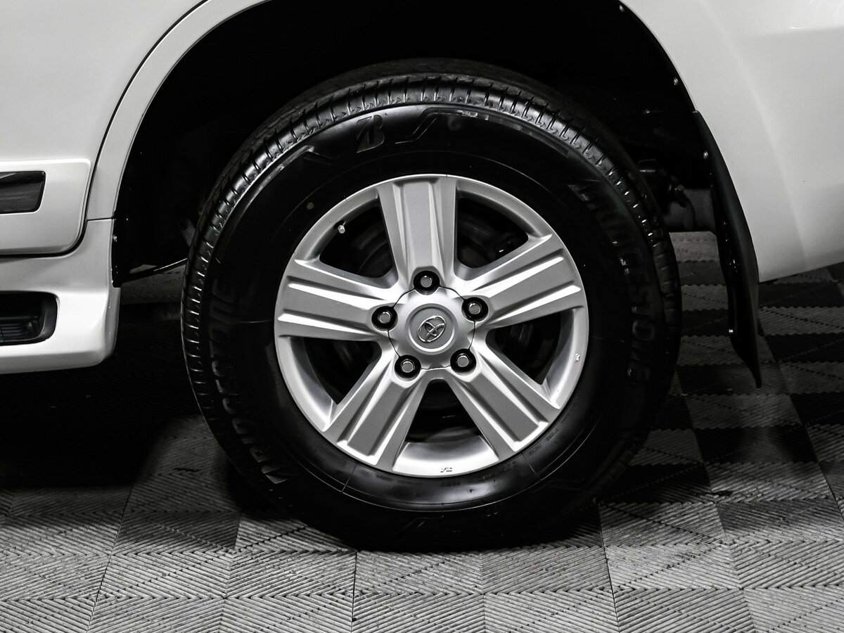 Купить Toyota Land Cruiser с пробегом. Фото: #13
