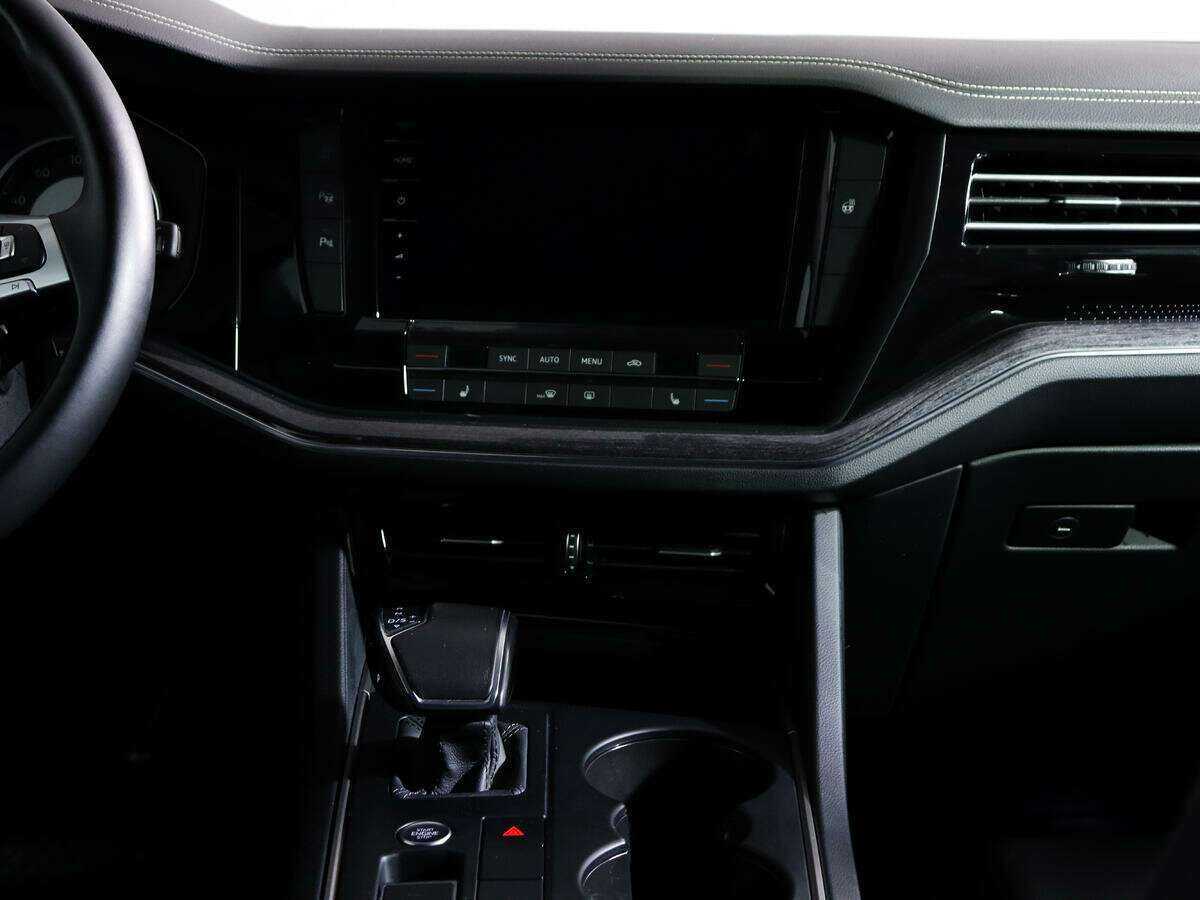 Купить Volkswagen Touareg с пробегом. Фото: #10
