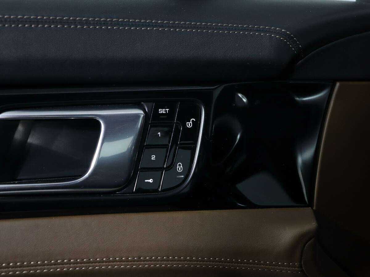 Купить Porsche Panamera с пробегом. Фото: #20