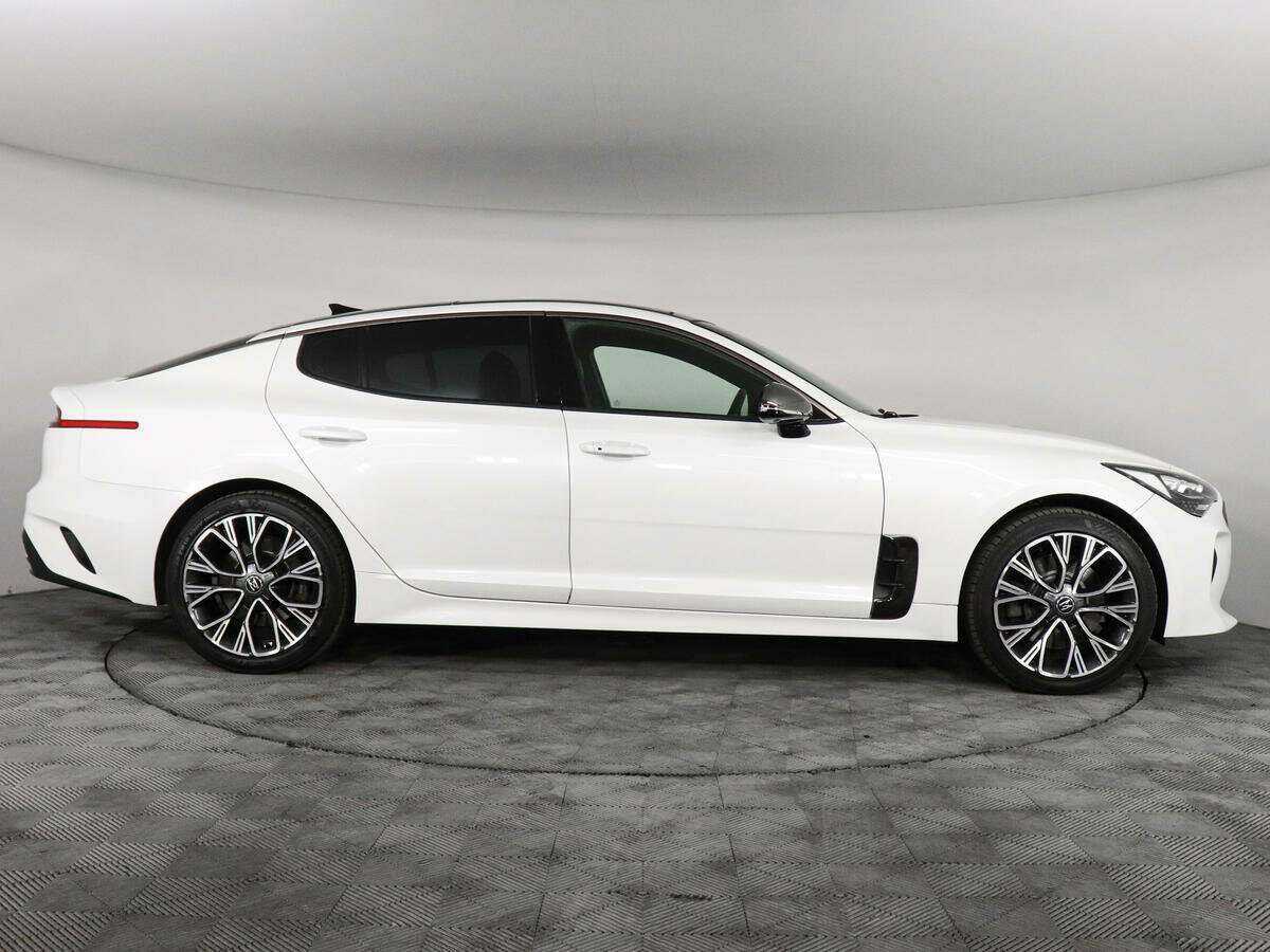 Купить Kia Stinger с пробегом. Фото: #3