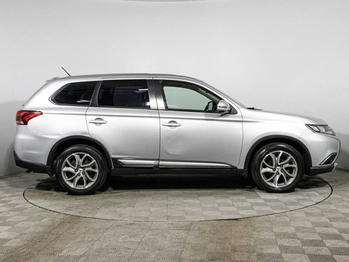 Купить Mitsubishi Outlander с пробегом. Фото: #3