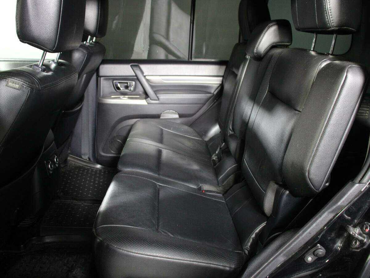 Купить Mitsubishi Pajero с пробегом. Фото: #7