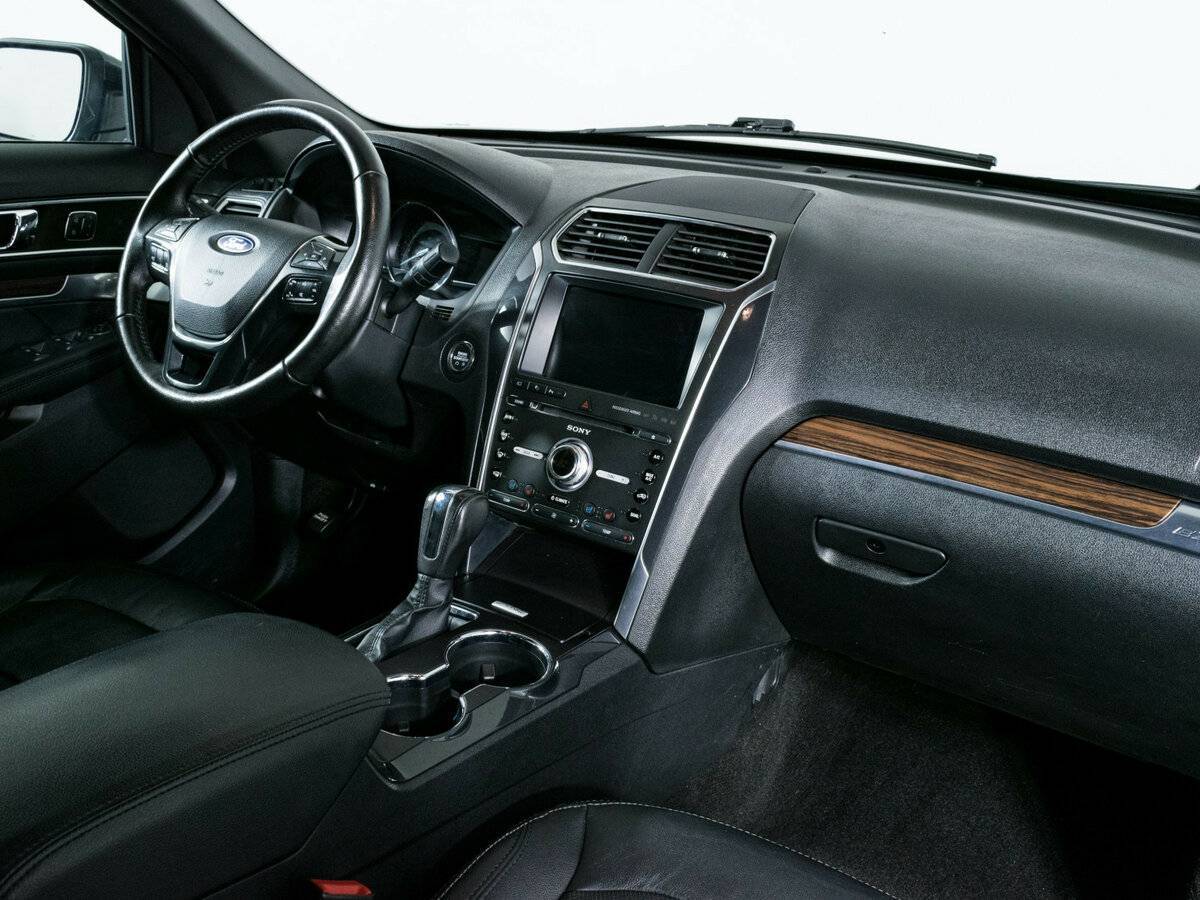 Купить Ford Explorer с пробегом. Фото: #11