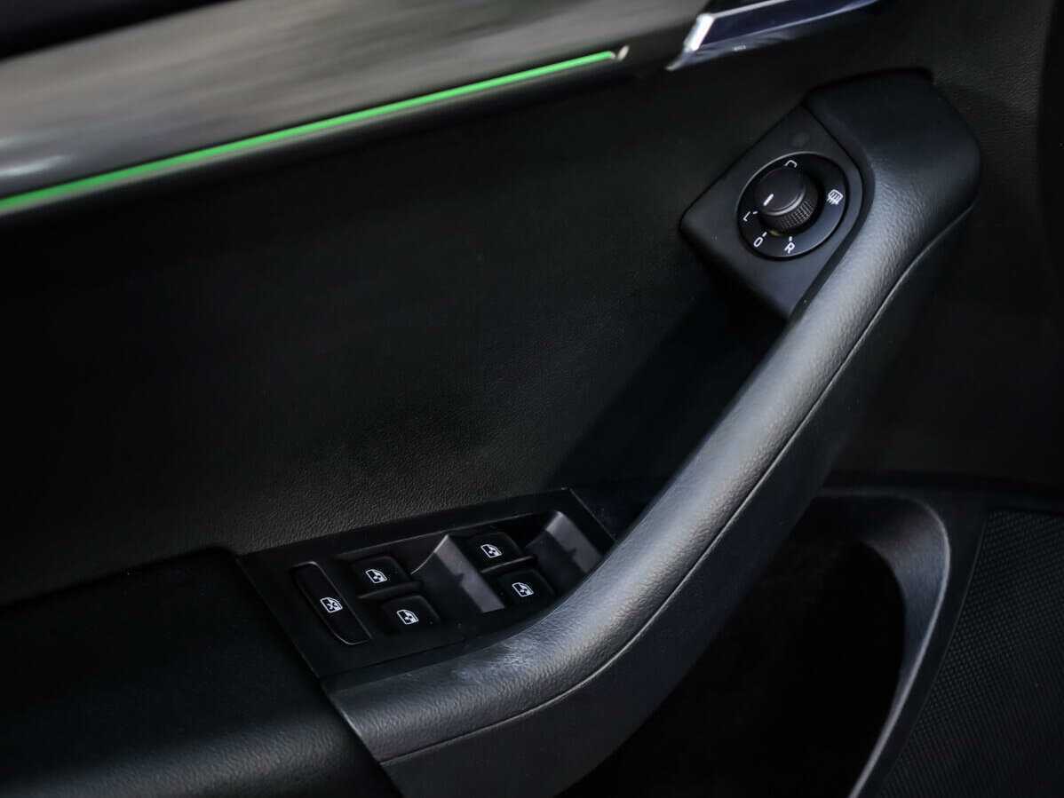 Купить Skoda Octavia с пробегом. Фото: #17