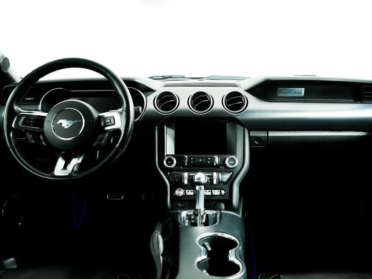 Купить Ford Mustang с пробегом. Фото: #10