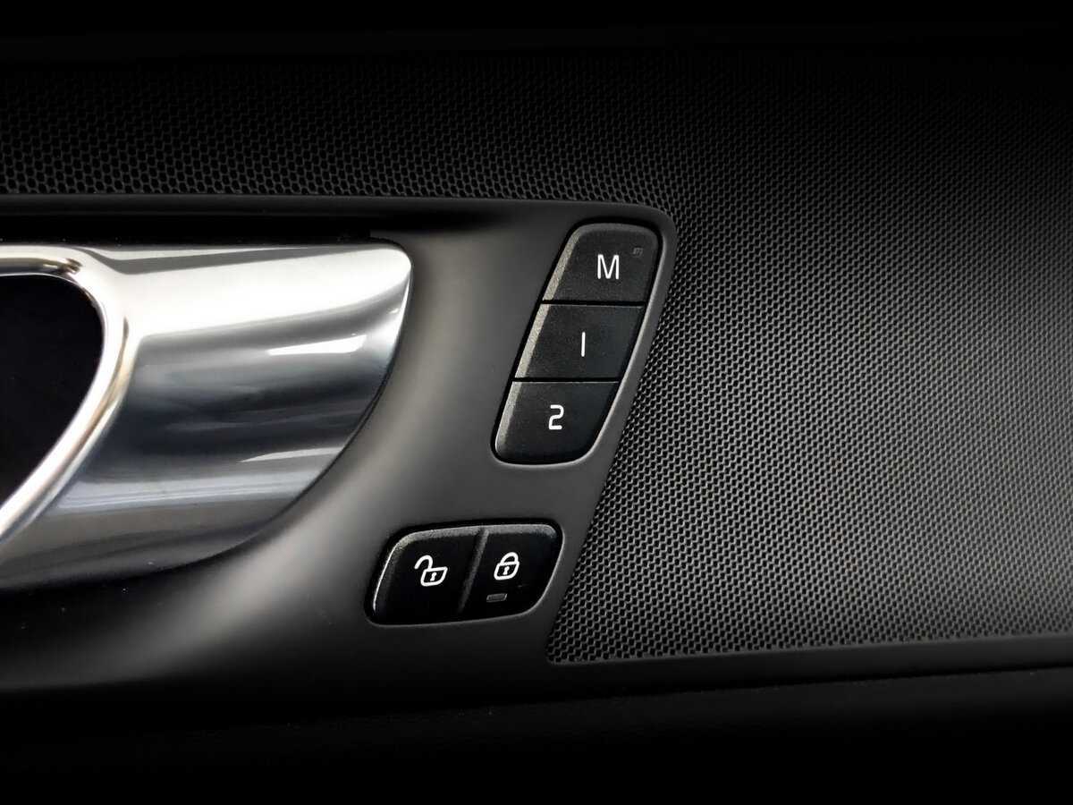 Купить Volvo XC60 с пробегом. Фото: #21