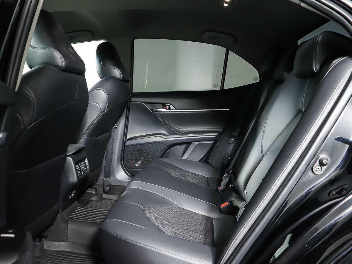 Купить Toyota Camry с пробегом. Фото: #11