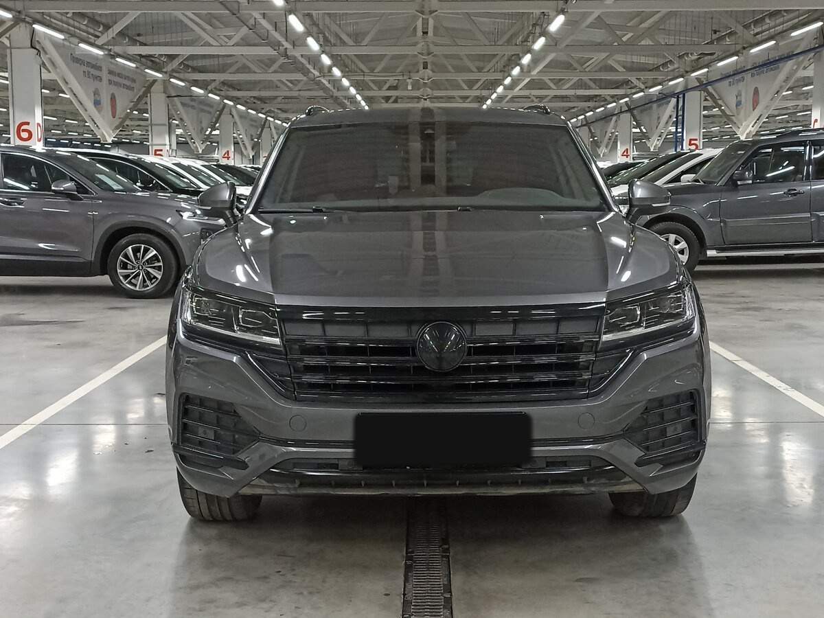 Купить Volkswagen Touareg с пробегом. Фото: #1