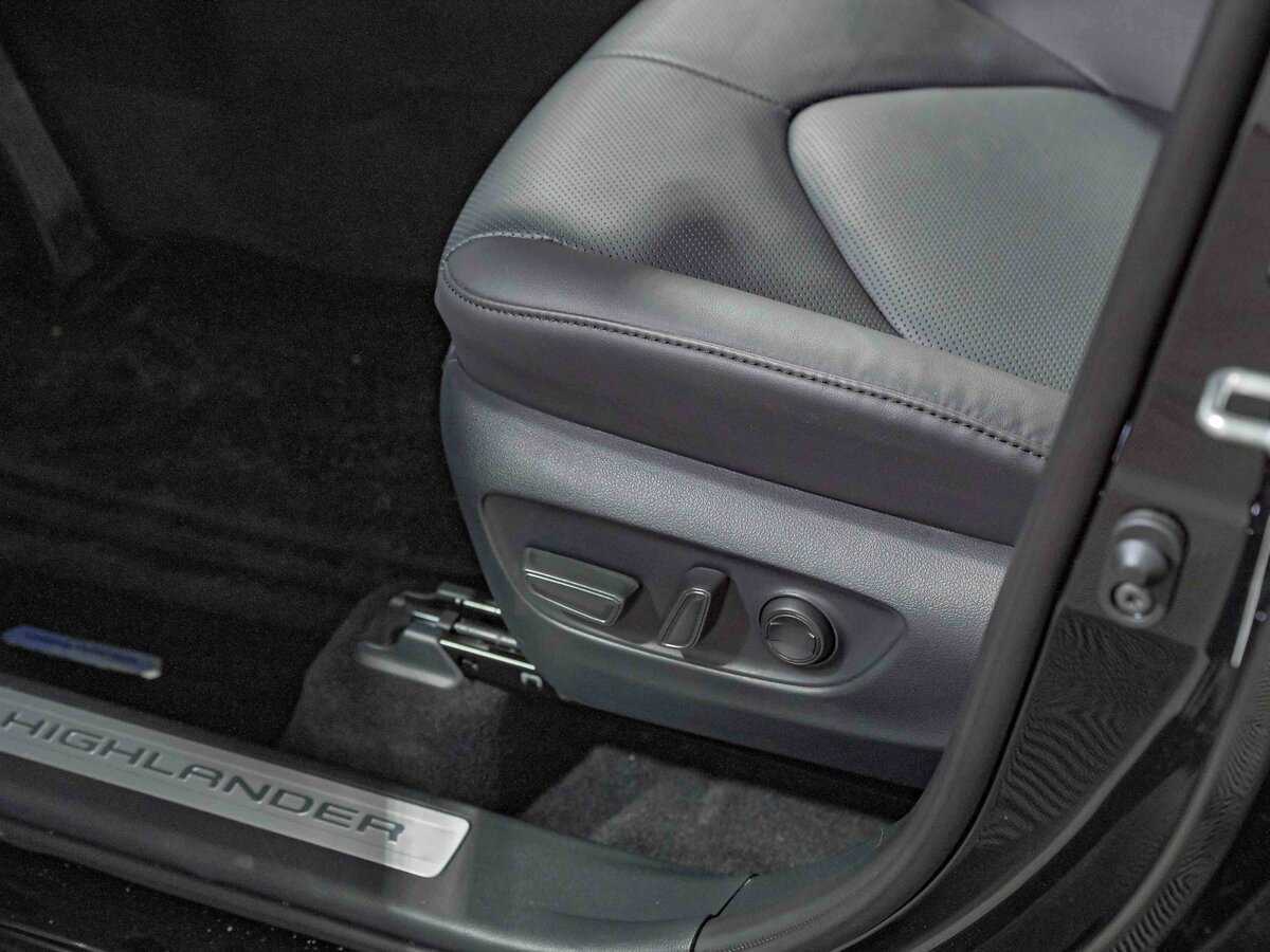 Купить Toyota Highlander с пробегом. Фото: #13