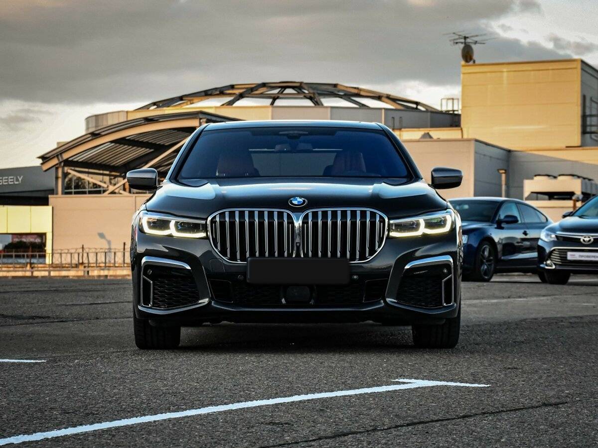 Купить BMW 7 серии с пробегом. Фото: #1