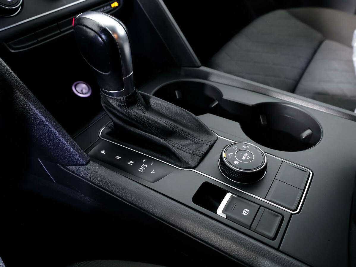 Купить Volkswagen Teramont с пробегом. Фото: #18