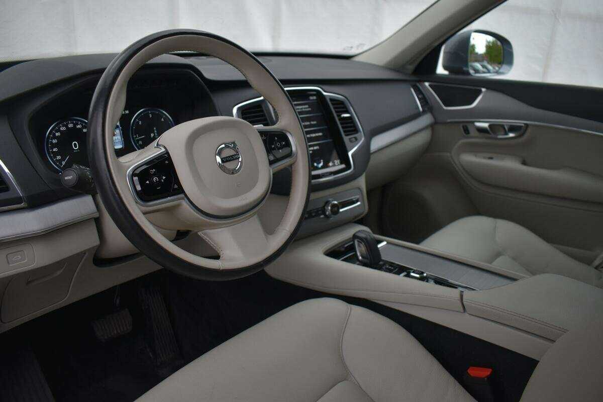 Купить Volvo XC90 с пробегом. Фото: #10