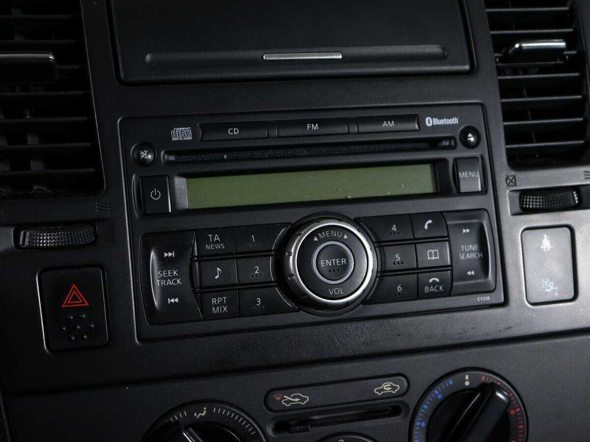 Купить Nissan Tiida с пробегом. Фото: #14