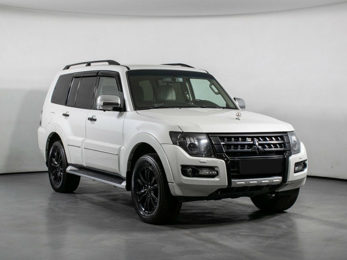Купить Mitsubishi Pajero с пробегом. Фото: #2