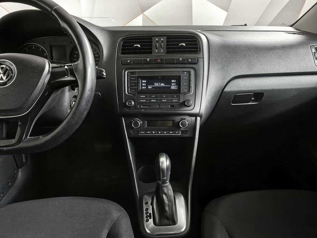 Купить Volkswagen Polo с пробегом. Фото: #10