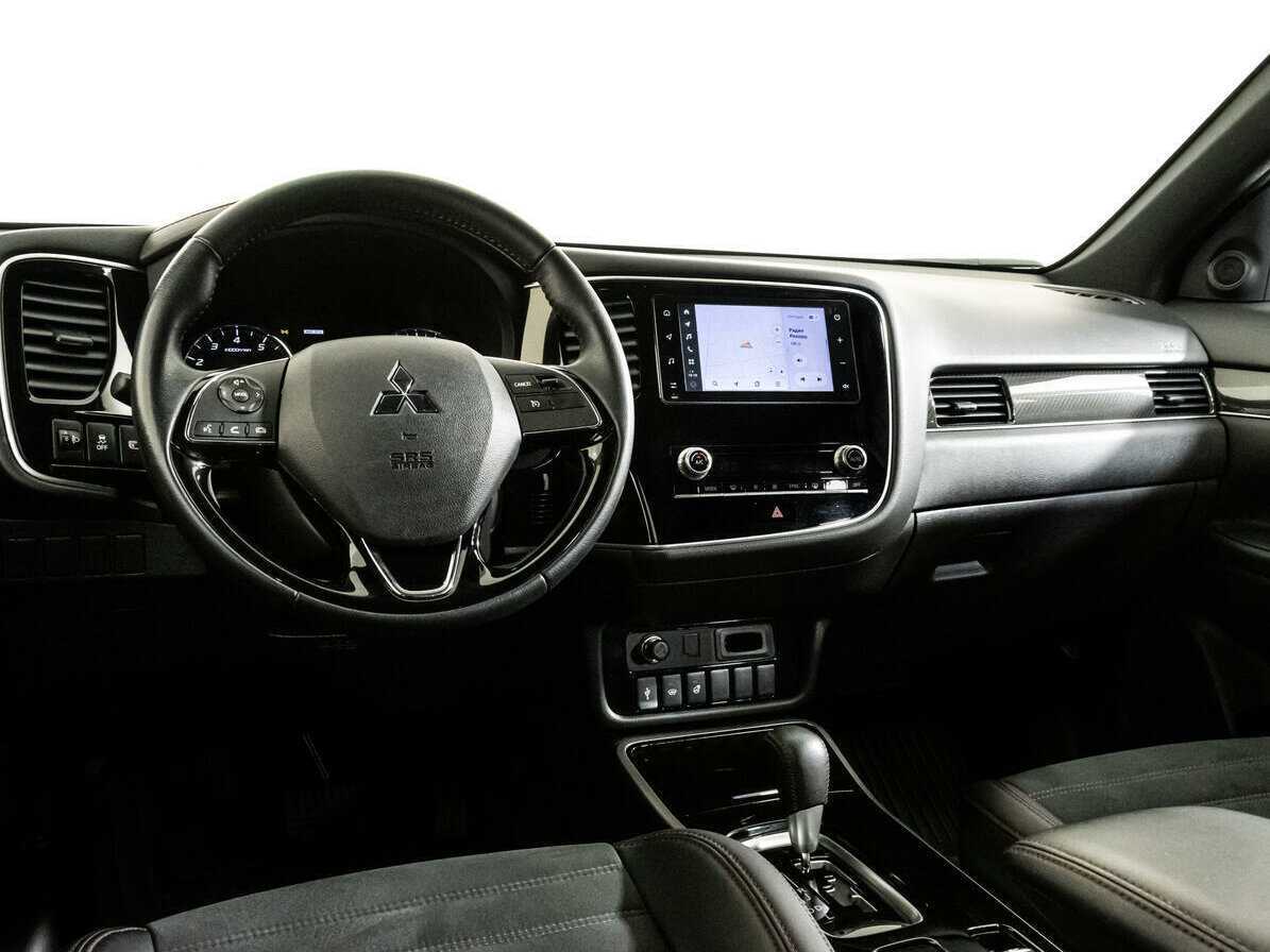 Купить Mitsubishi Outlander с пробегом. Фото: #10