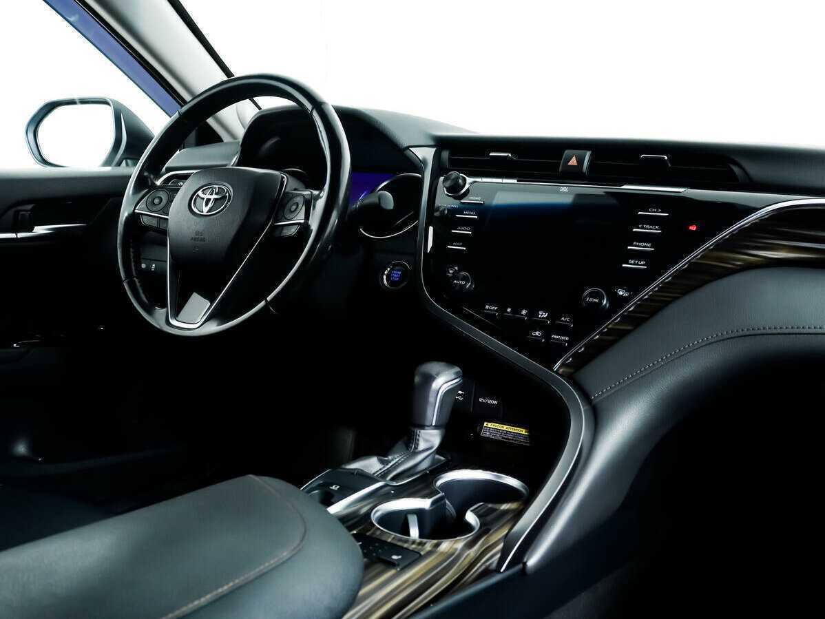 Купить Toyota Camry с пробегом. Фото: #8