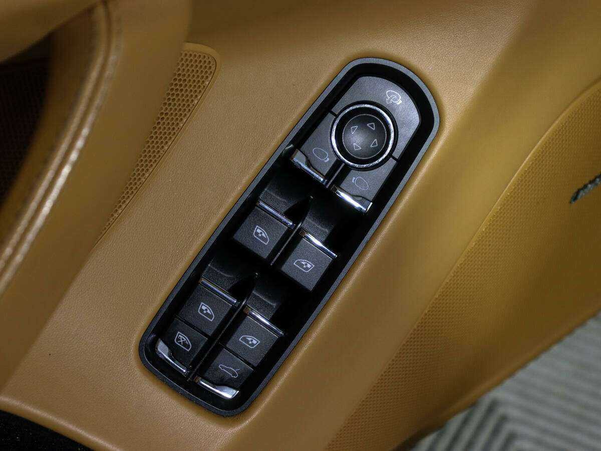 Купить Porsche Panamera с пробегом. Фото: #16