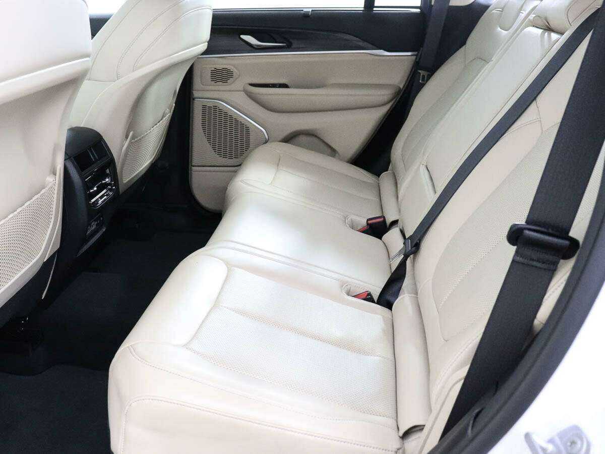 Купить Jeep Grand Cherokee с пробегом. Фото: #10
