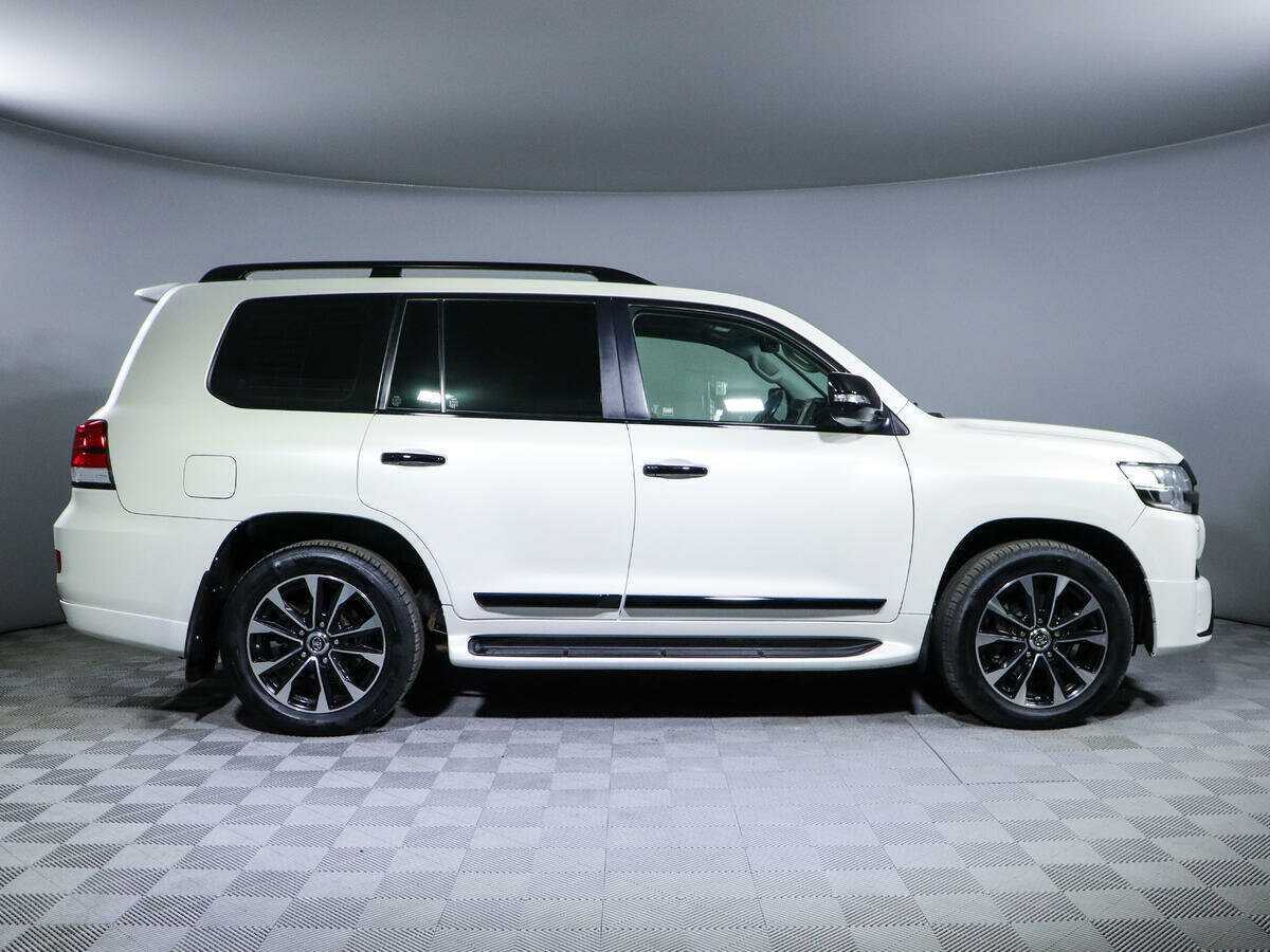 Купить Toyota Land Cruiser с пробегом. Фото: #3