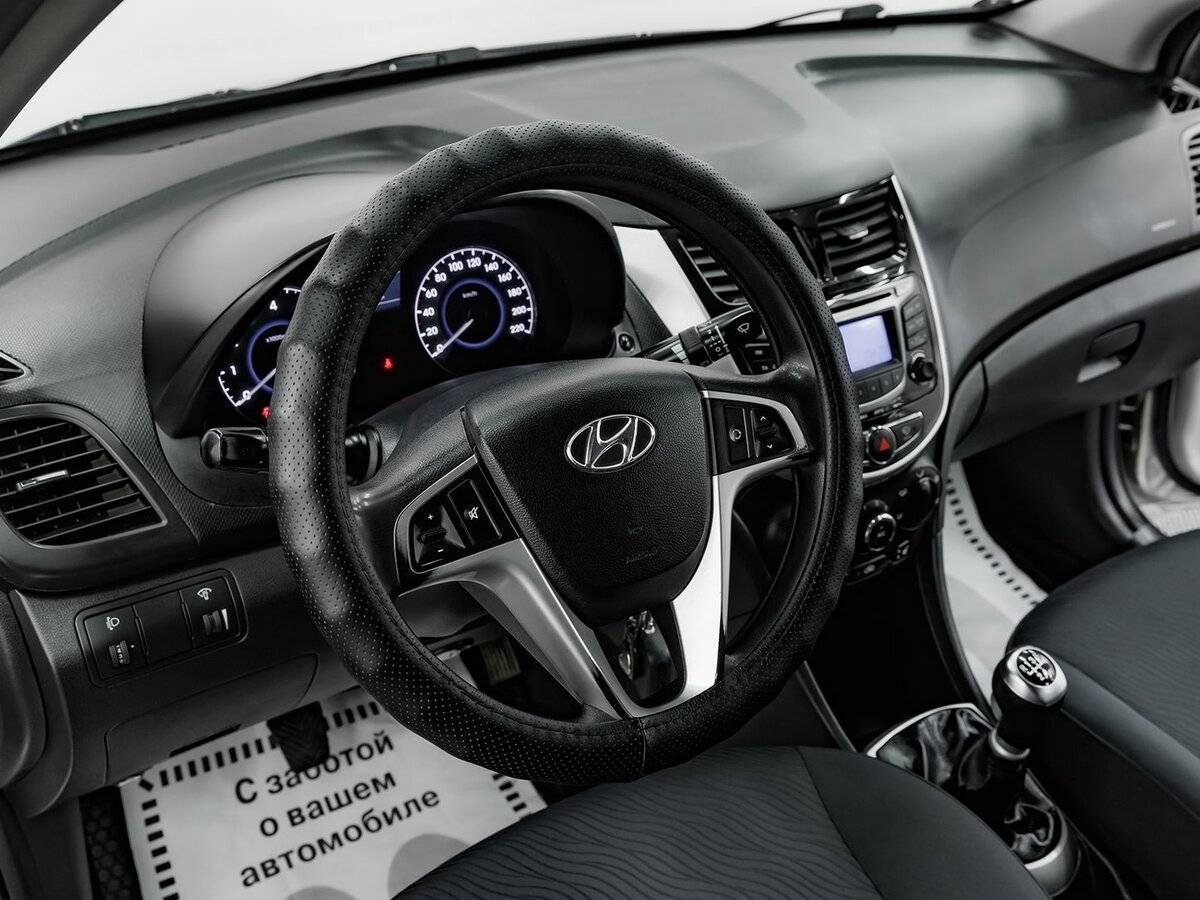 Купить Hyundai Solaris с пробегом. Фото: #10