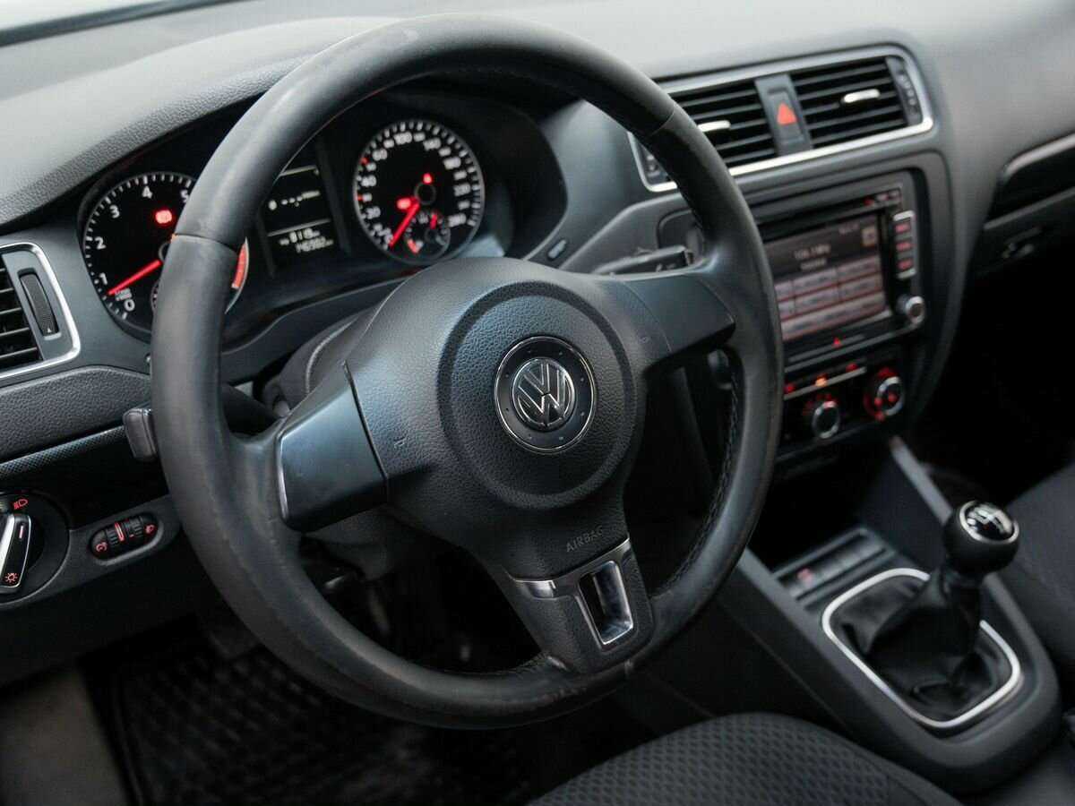 Купить Volkswagen Jetta с пробегом. Фото: #15
