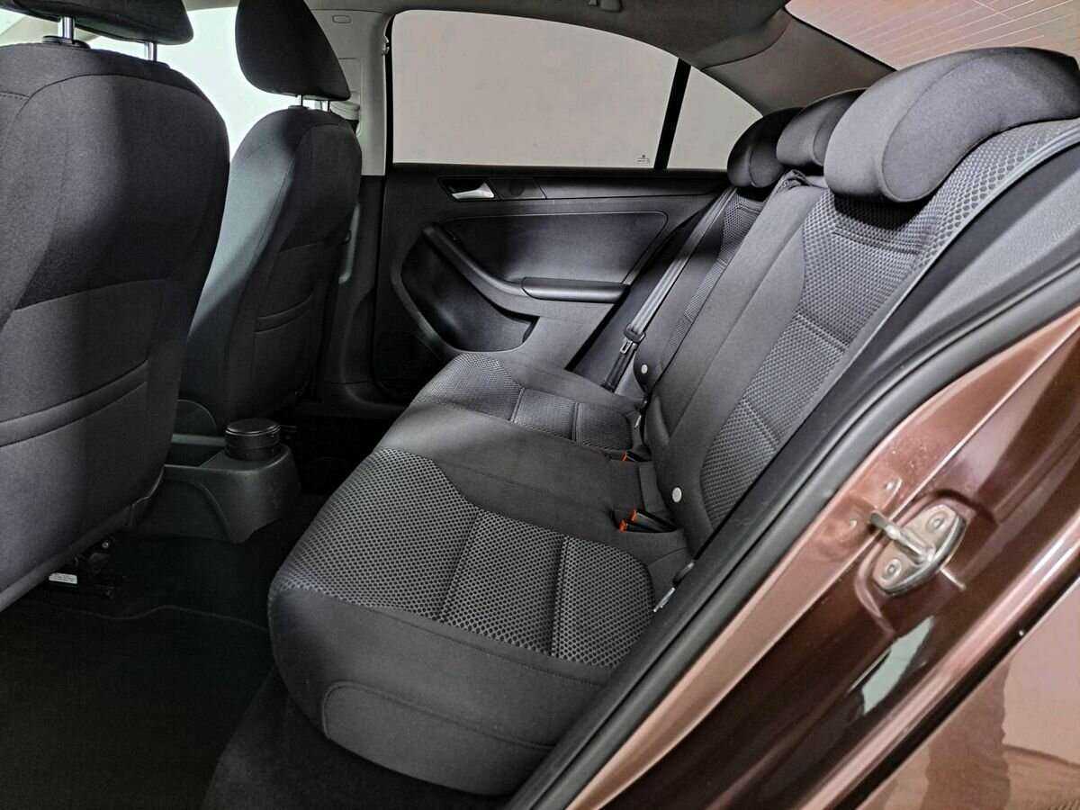 Купить Volkswagen Jetta с пробегом. Фото: #9