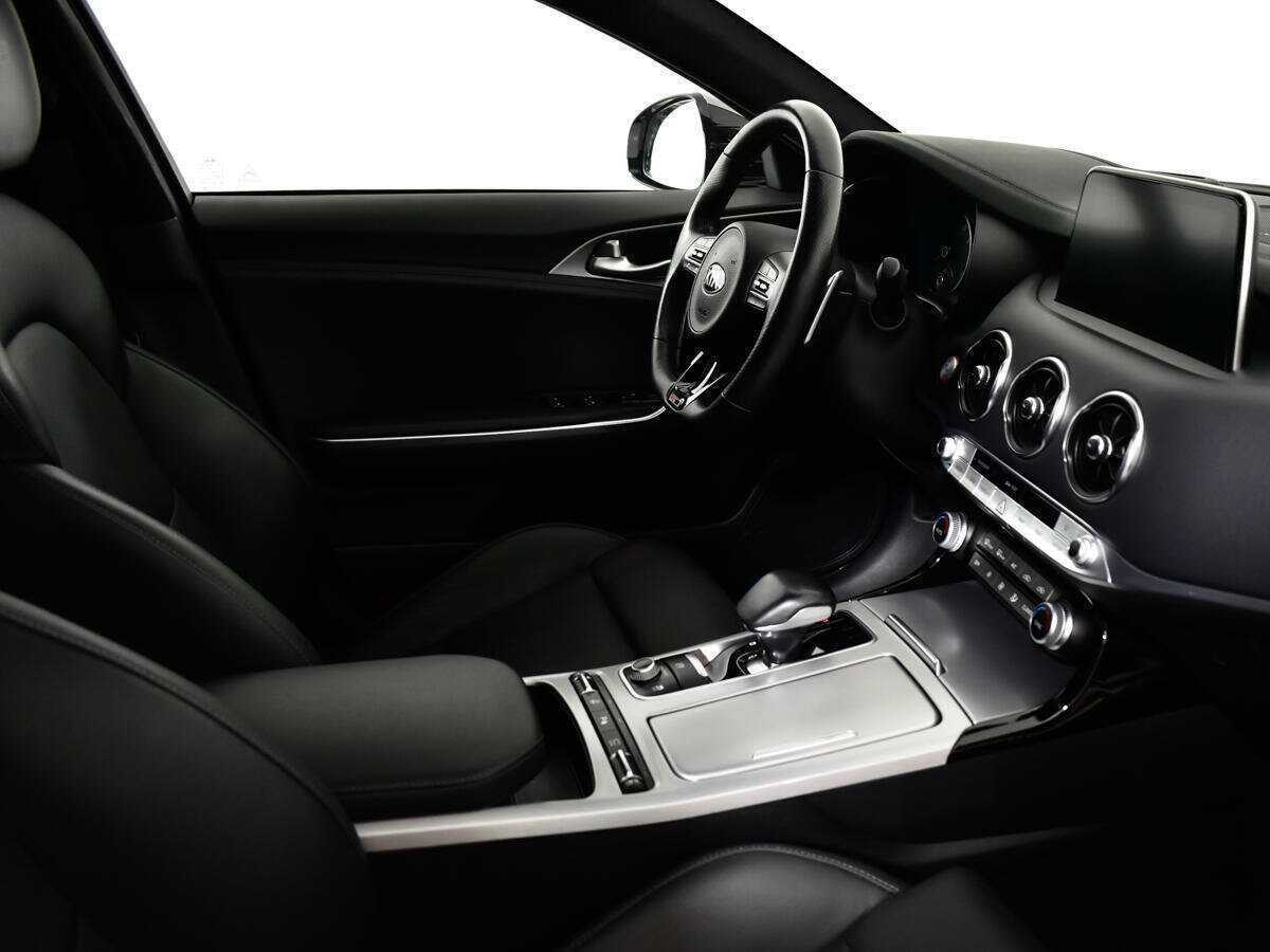 Купить Kia Stinger с пробегом. Фото: #5