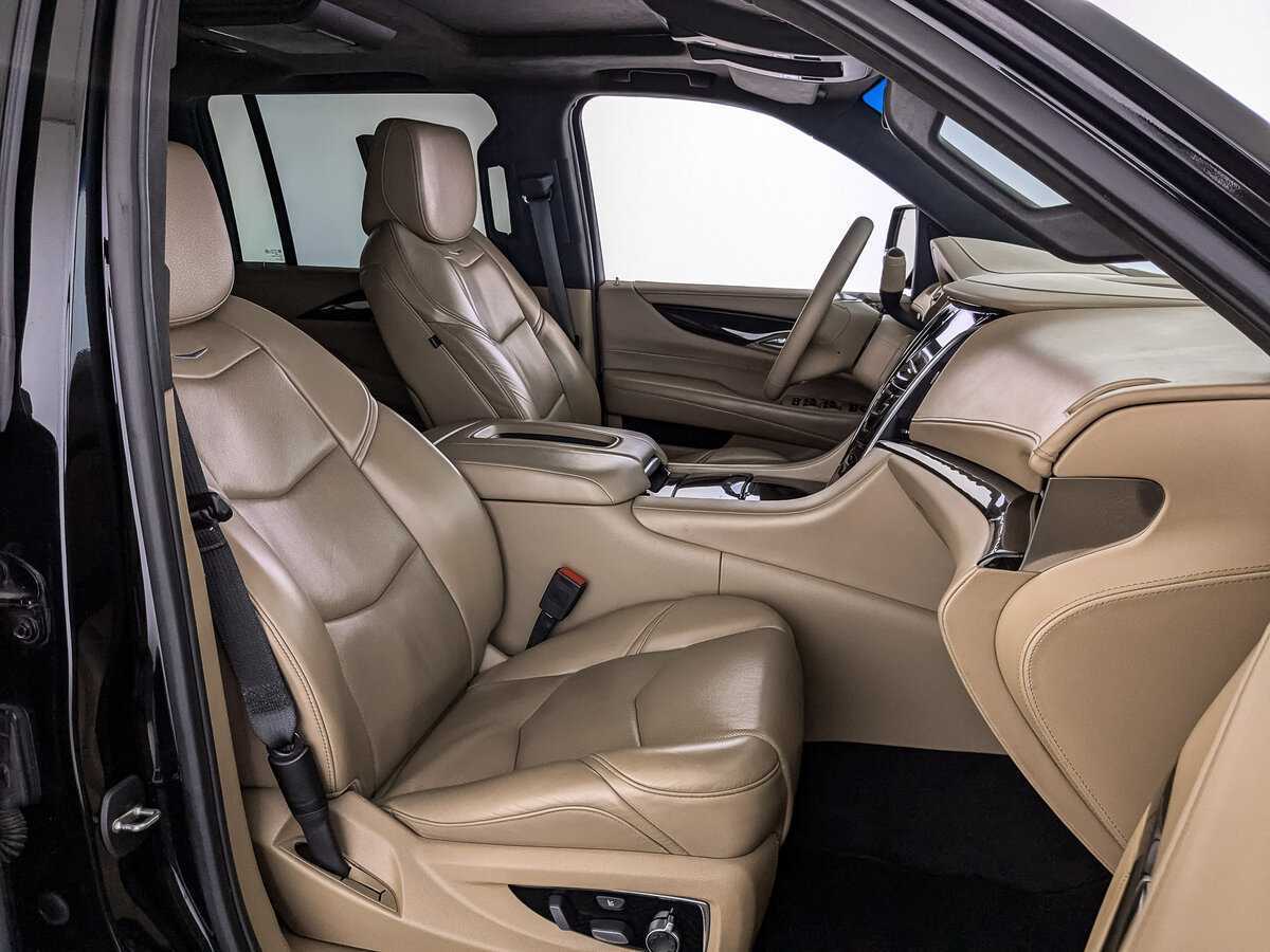 Купить Cadillac Escalade с пробегом. Фото: #18