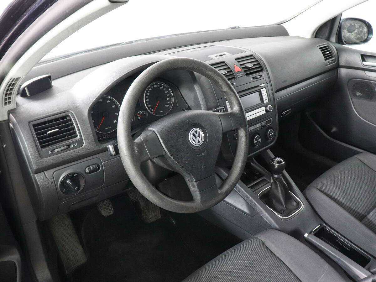 Купить Volkswagen Golf с пробегом. Фото: #4