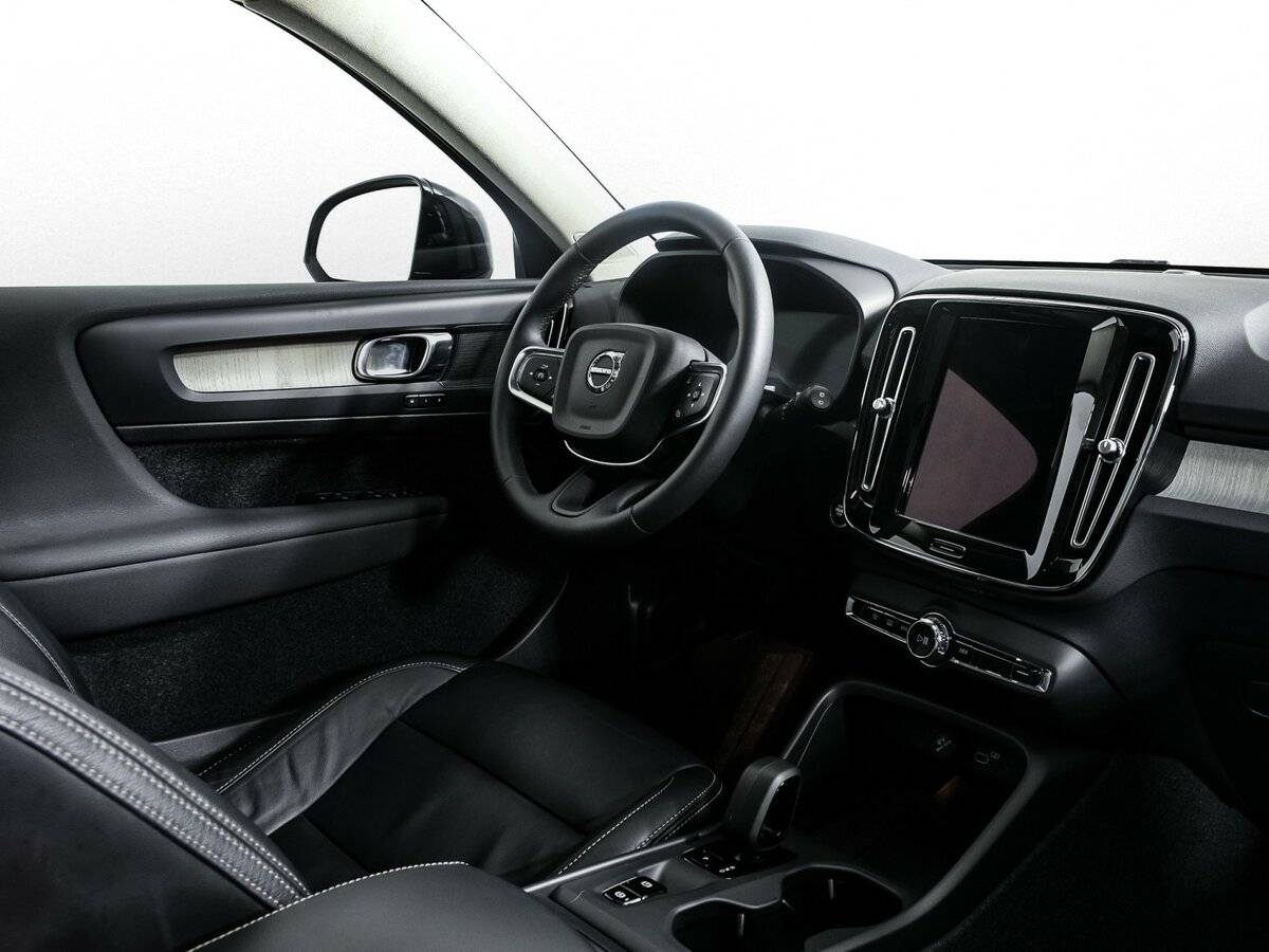 Купить Volvo XC40 с пробегом. Фото: #8