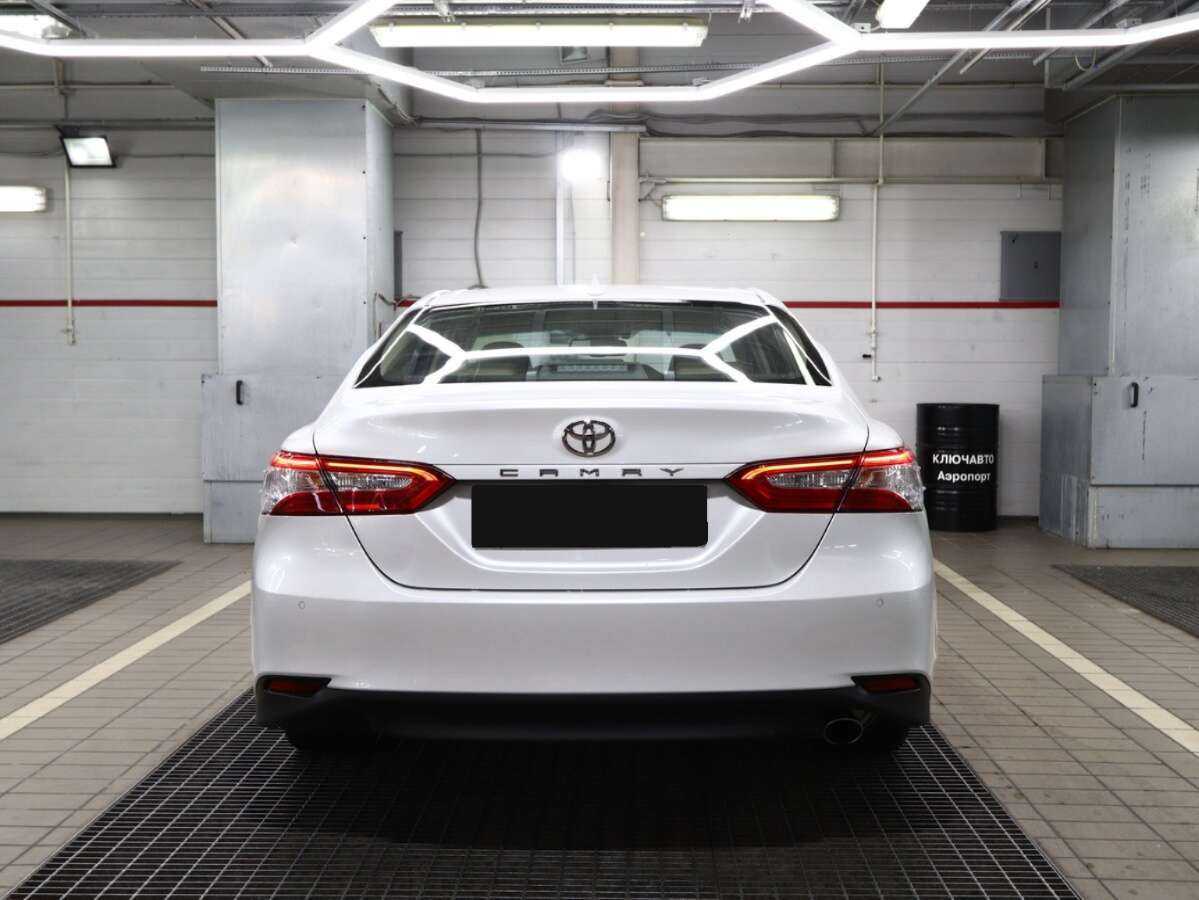 Купить Toyota Camry с пробегом. Фото: #3