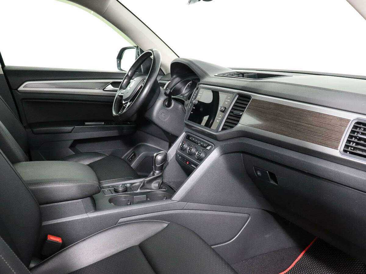 Купить Volkswagen Teramont с пробегом. Фото: #5