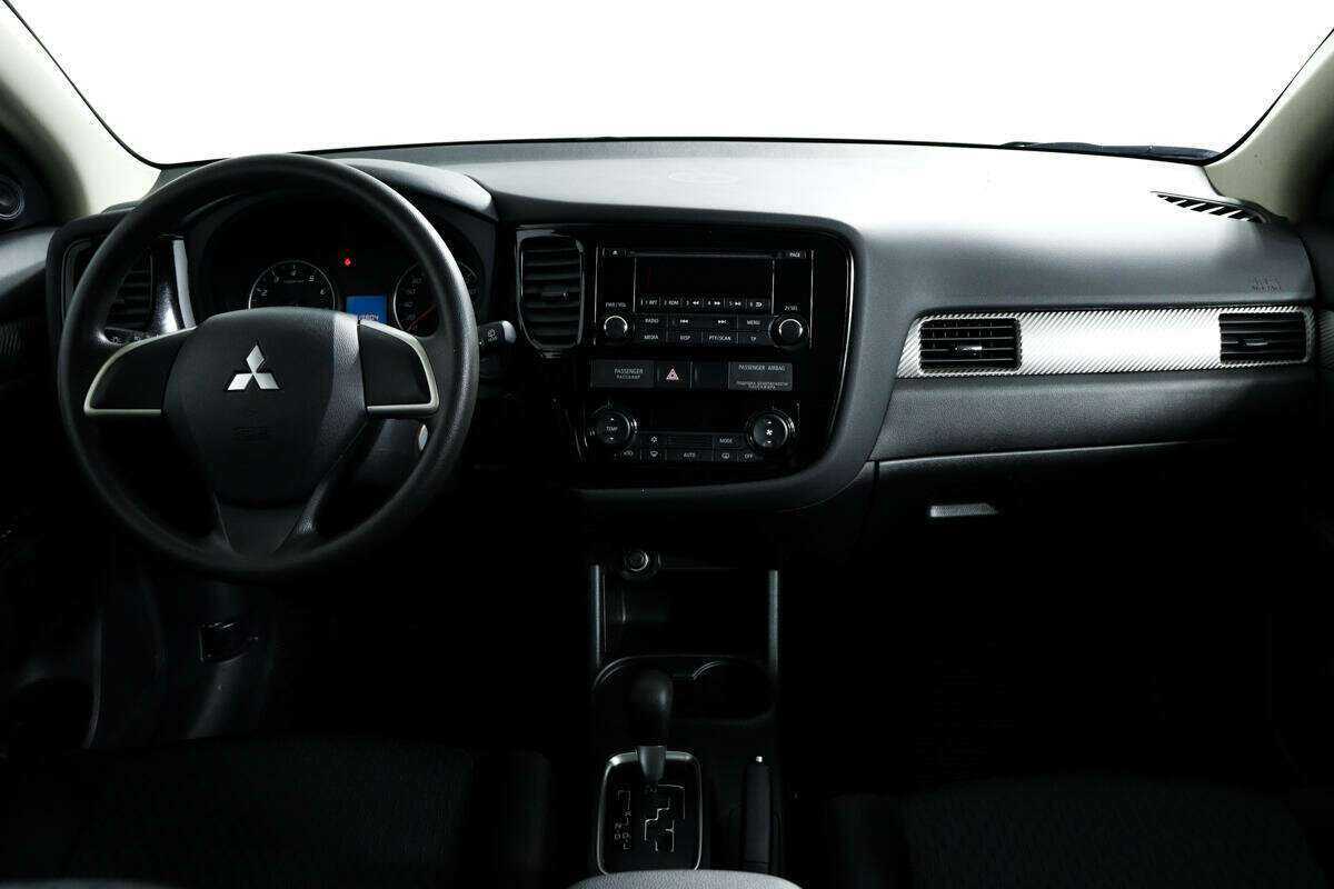 Купить Mitsubishi Outlander с пробегом. Фото: #10
