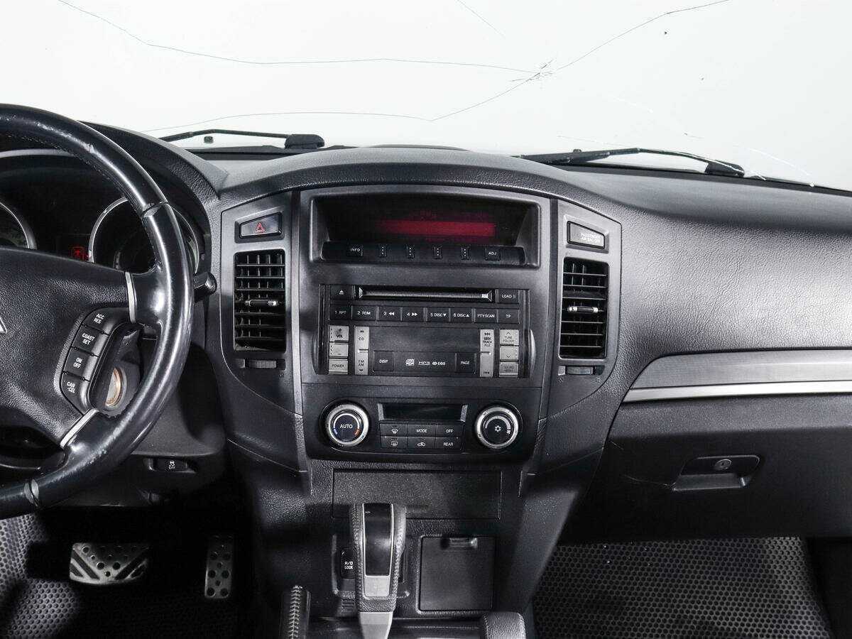 Купить Mitsubishi Pajero с пробегом. Фото: #10