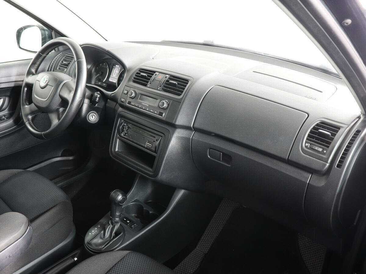 Купить Skoda Fabia с пробегом. Фото: #9