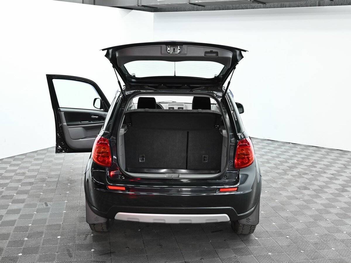 Купить Suzuki SX4 с пробегом. Фото: #4