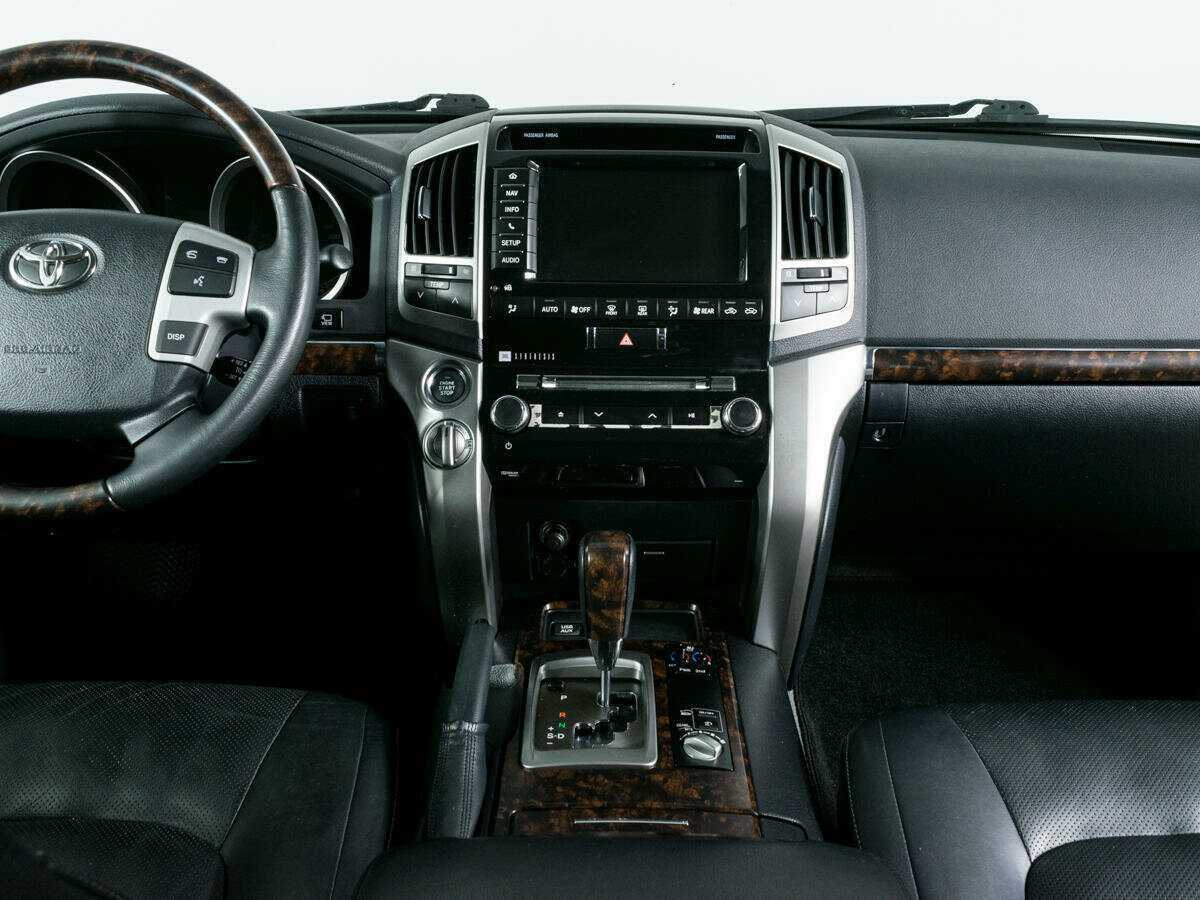 Купить Toyota Land Cruiser с пробегом. Фото: #10