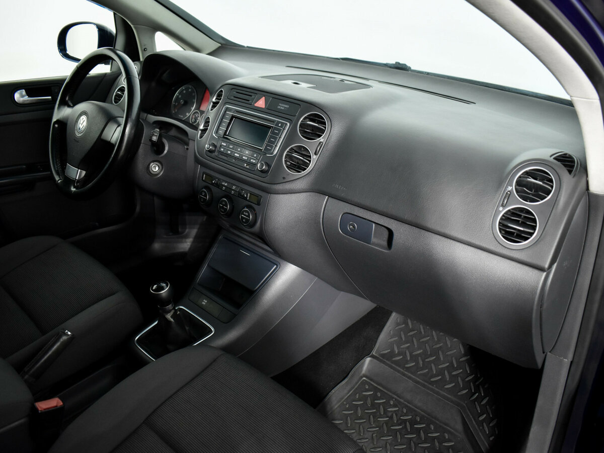 Купить Volkswagen Golf Plus с пробегом. Фото: #12