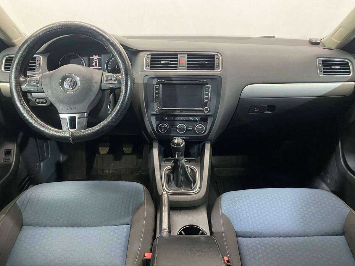 Купить Volkswagen Jetta с пробегом. Фото: #9