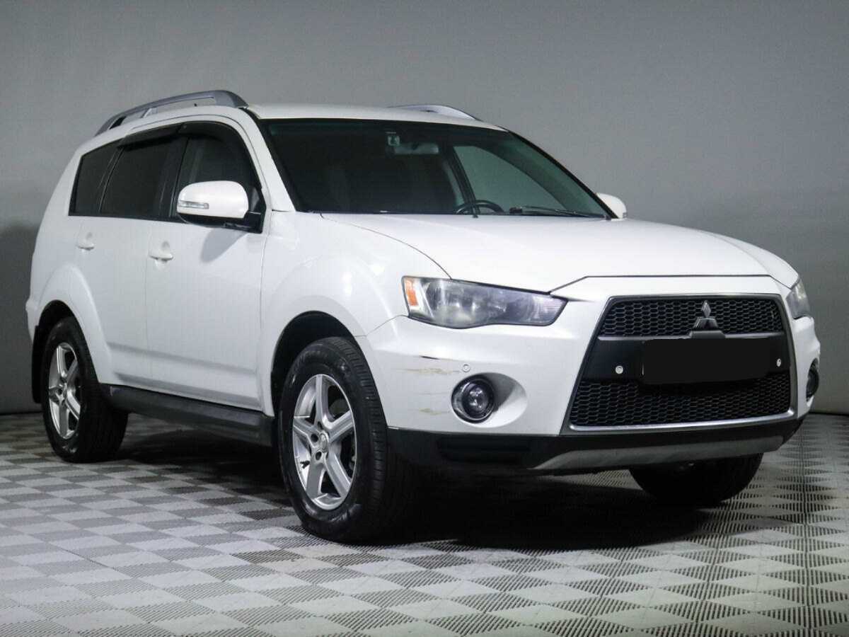 Купить Mitsubishi Outlander с пробегом. Фото: #2