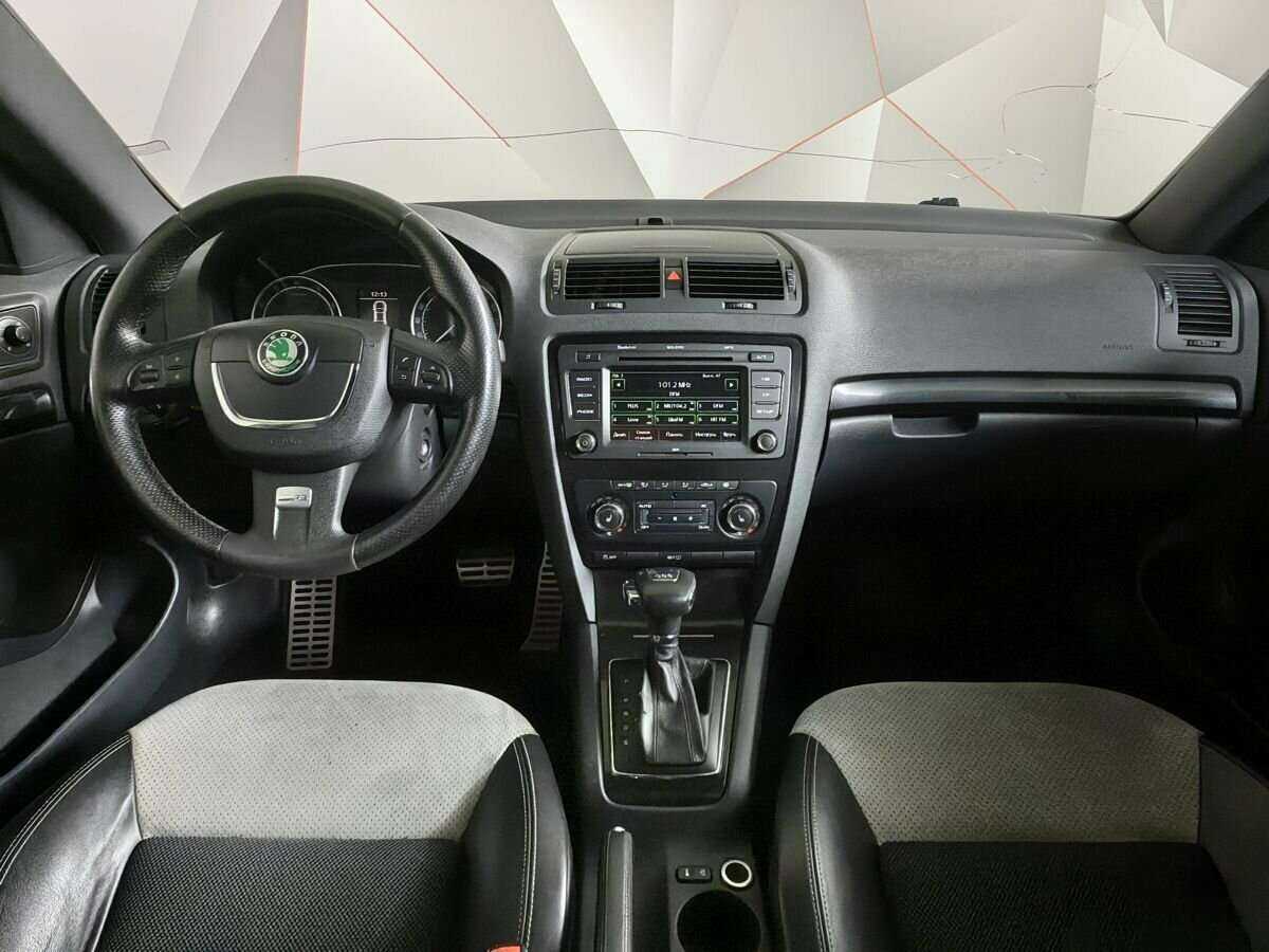 Купить Skoda Octavia RS с пробегом. Фото: #9