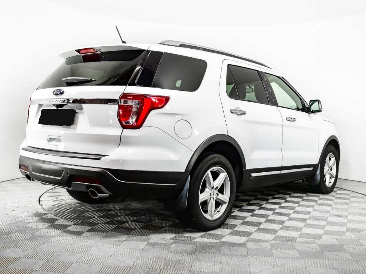 Купить Ford Explorer с пробегом. Фото: #4