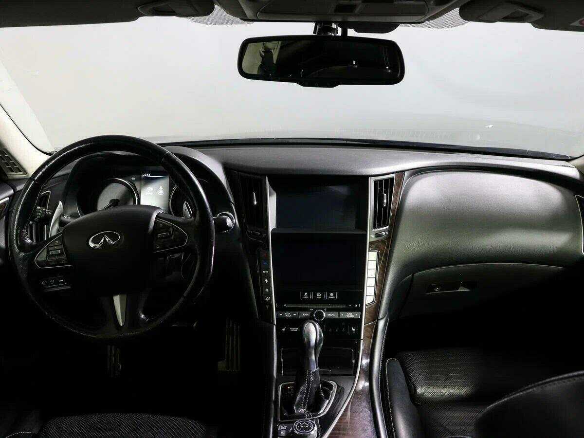 Купить Infiniti Q50 с пробегом. Фото: #11
