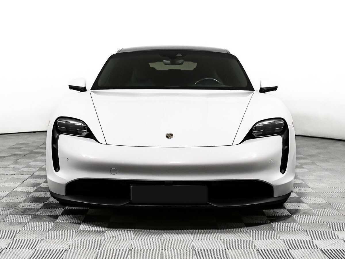 Купить Porsche Taycan с пробегом. Фото: #1