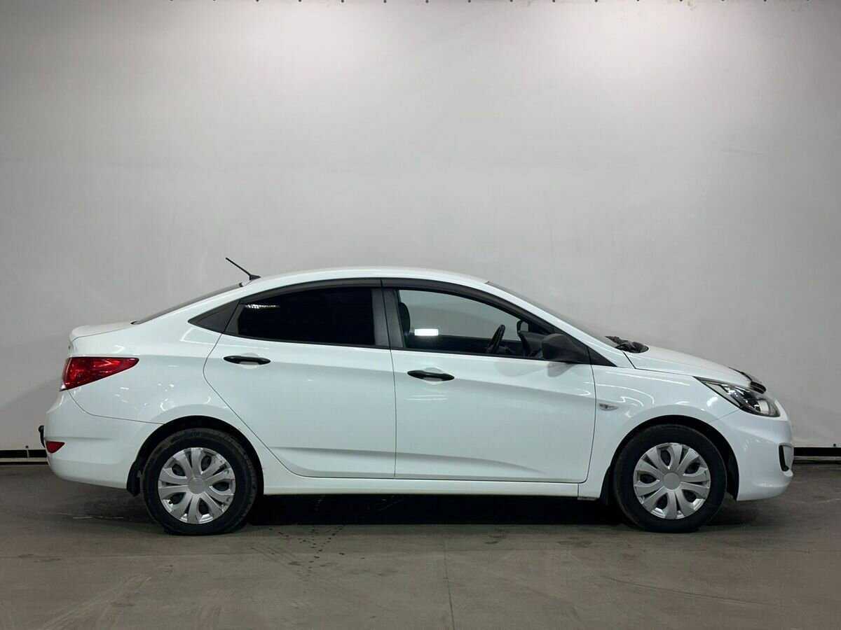 Купить Hyundai Solaris с пробегом. Фото: #3