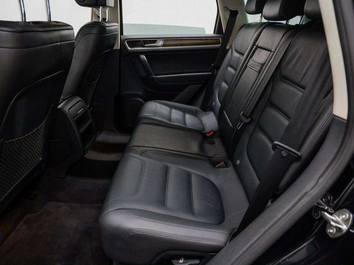 Купить Volkswagen Touareg с пробегом. Фото: #11