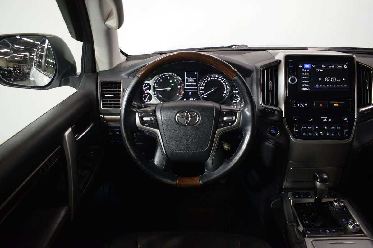 Купить Toyota Land Cruiser с пробегом. Фото: #7
