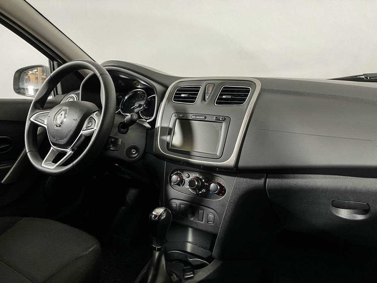 Купить Renault Logan с пробегом. Фото: #4